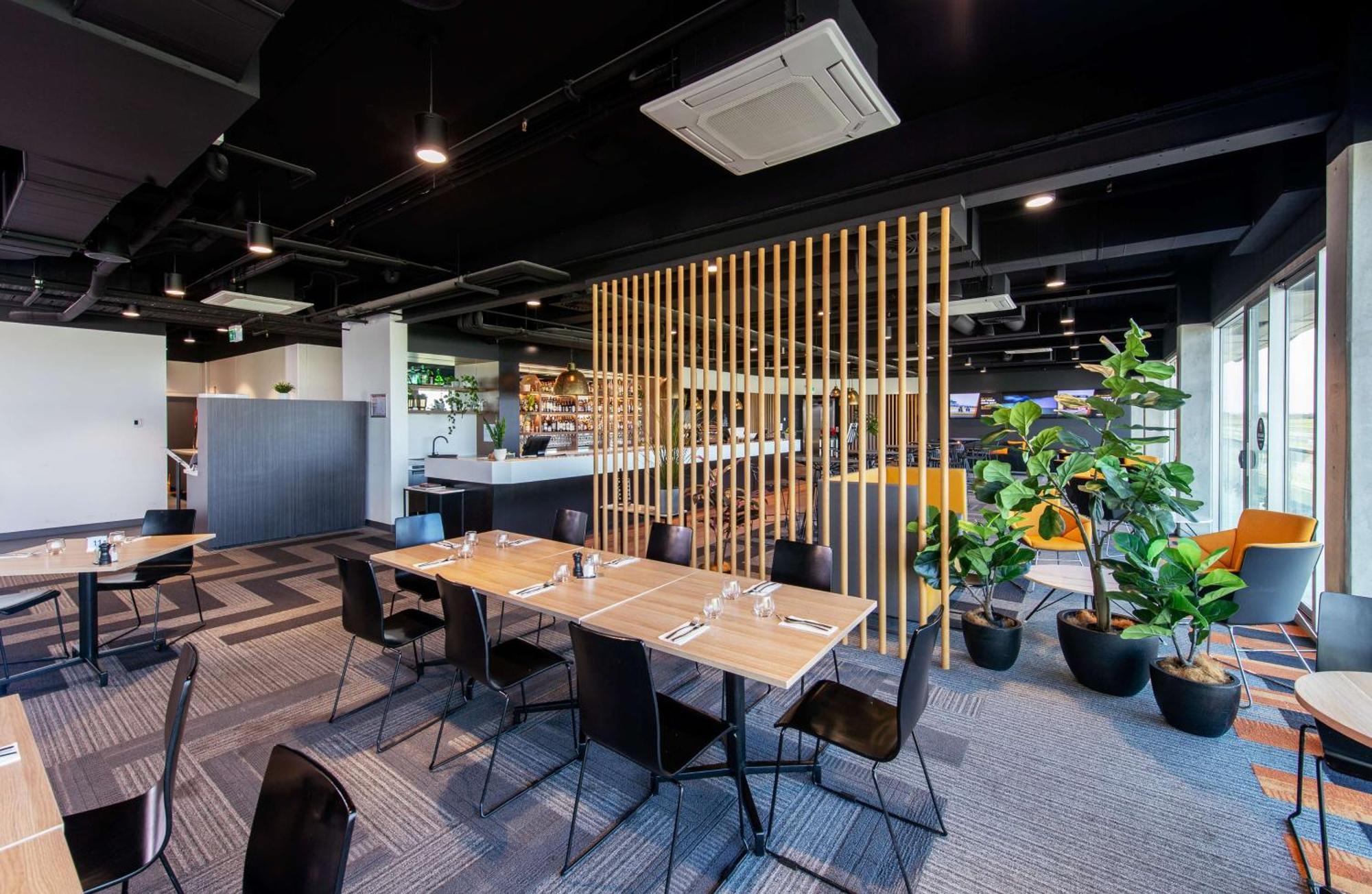Rydges Pit Lane Hotel Тейлъм Бенд Екстериор снимка