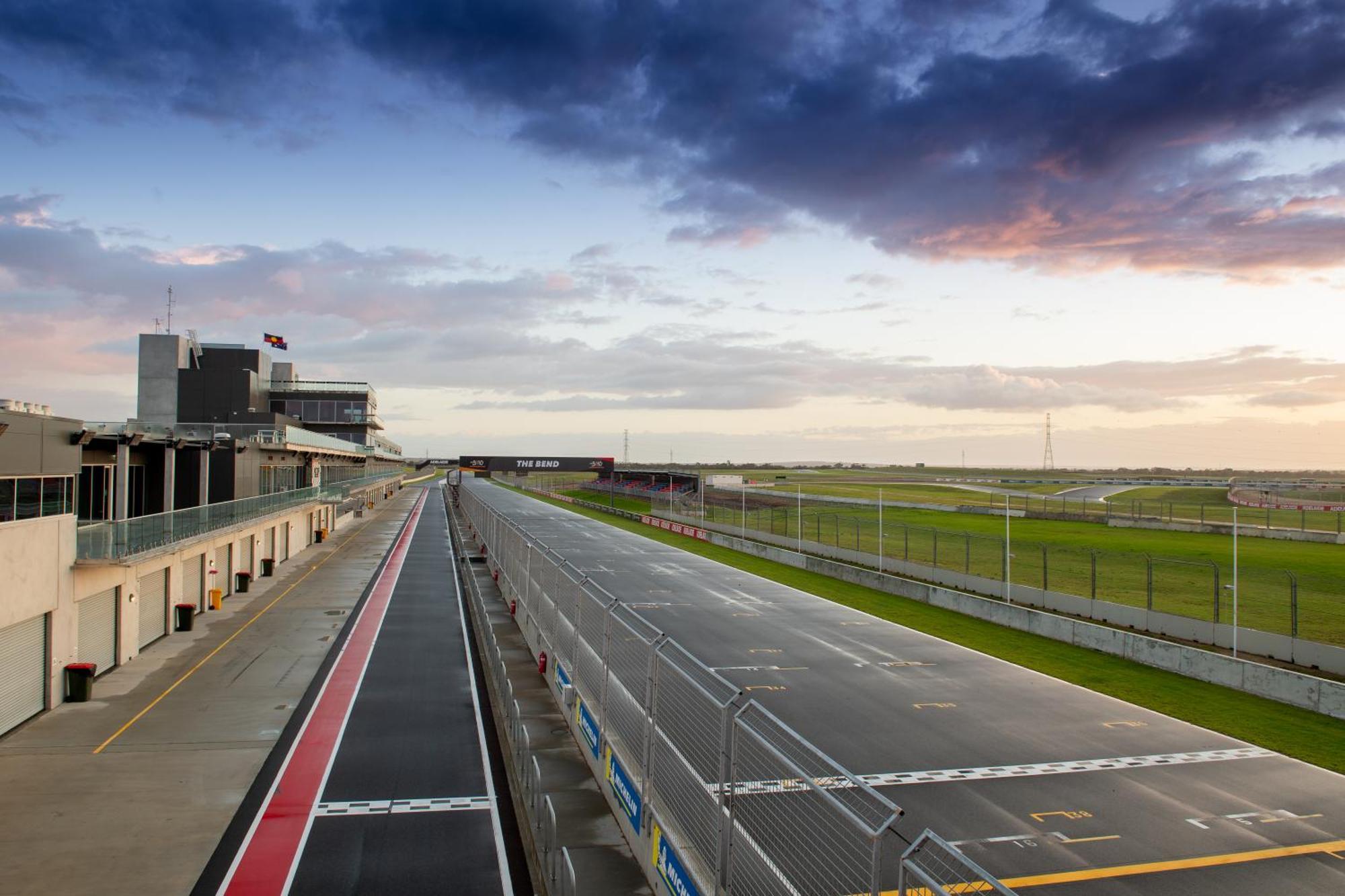 Rydges Pit Lane Hotel Тейлъм Бенд Екстериор снимка